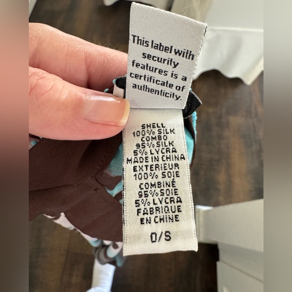 Diane von furstenberg animal print Limited edition 100% silk beaded scarf . - Picture 4 of 5